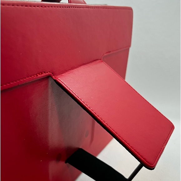 Onn Android Tablet 10.1” with padfolio Bluetooth keyboard - Picture 5 of 9